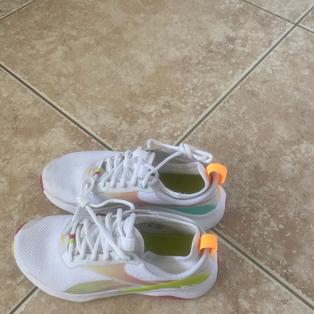 Reebok size 7 Women’s shoes